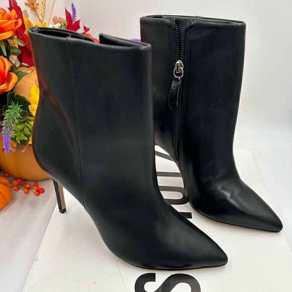 Women’s Schutz calf leather ankle boots, size 7.5 made in Brazil - Picture 2 of 11